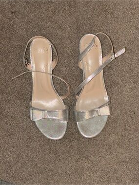 Jone New York kitten heels Silver Holographic Bow Ankle-Strap Heels Sz 9.5